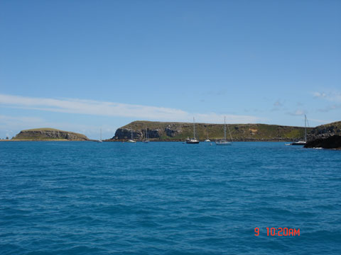 Veleiros ancorados em Abrolhos