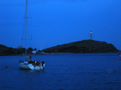 Abrolhos ao escurecer