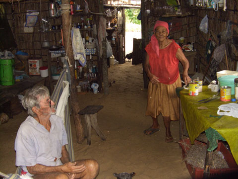 Sr. e Sra. Gobira - Ponta da Baleia, BA - Brasil